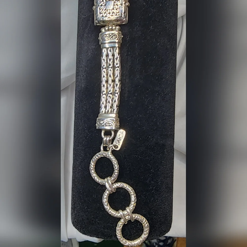 Sarda sterling silver floral panel toggle bracelet.